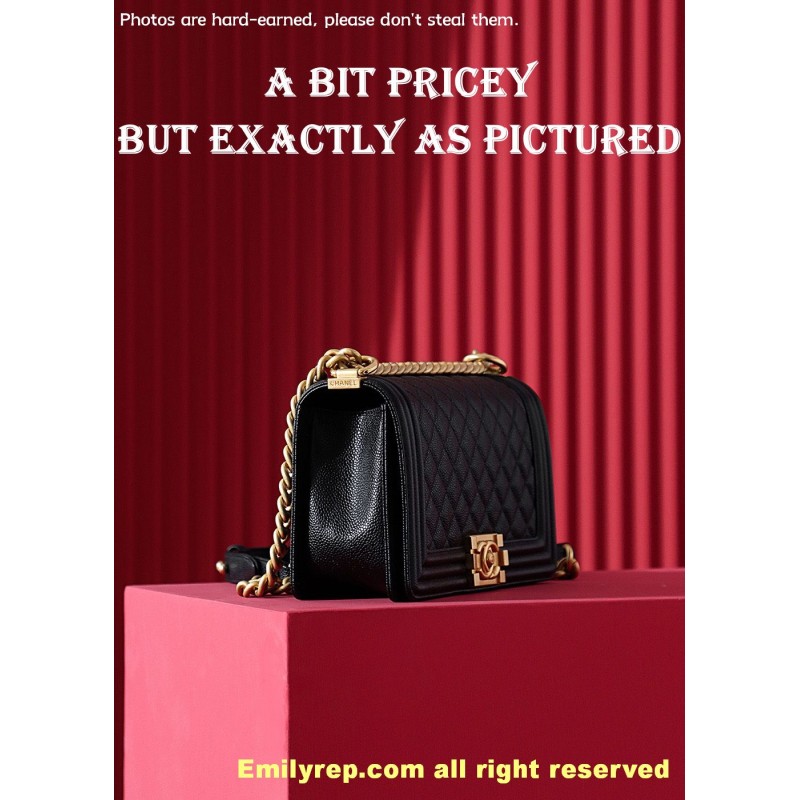 chanel leboy Black and gold Medium 25-15-9cm C0011