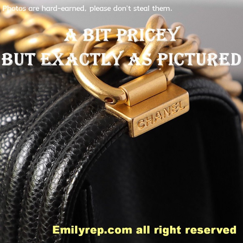 chanel leboy Black and gold Medium 25-15-9cm C0011
