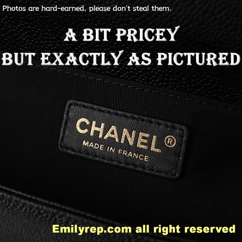 chanel leboy Black and gold Medium 25-15-9cm C0011