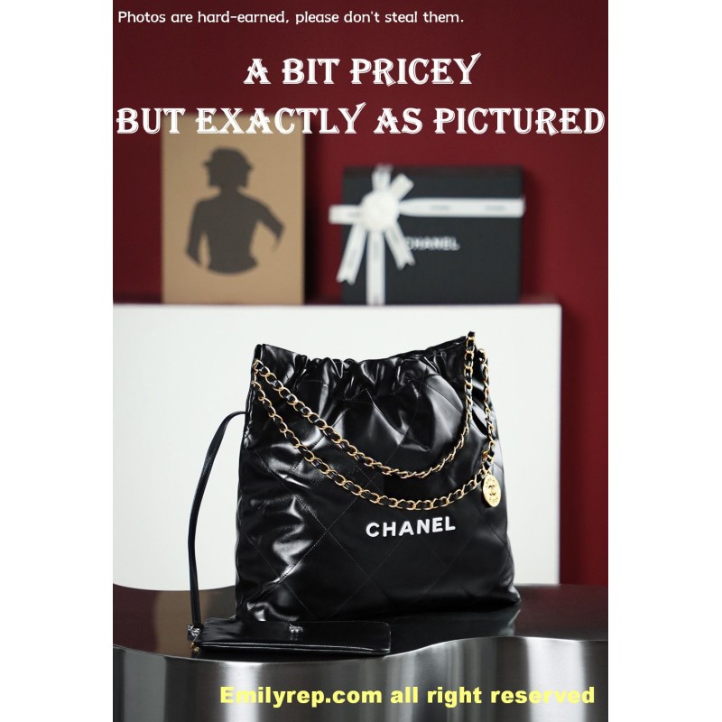 Chanel 22 black and white Medium 38-42-8cm C0033