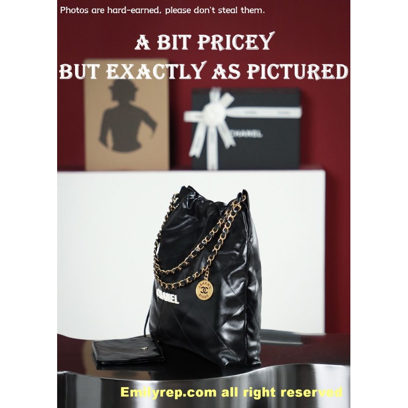 Chanel 22 black and white Medium 38-42-8cm C0033