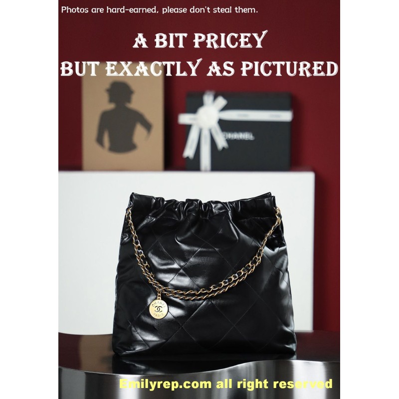 Chanel 22 black and white Medium 38-42-8cm C0033