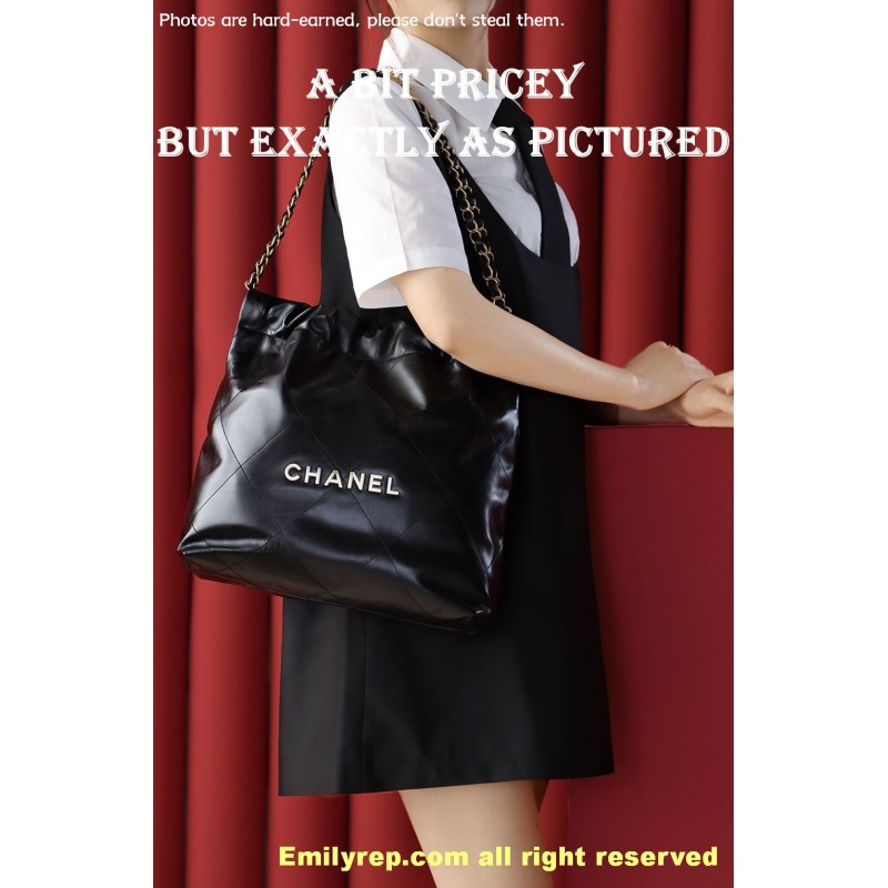 Chanel 22 black and white Small 35-37-7cm C0034