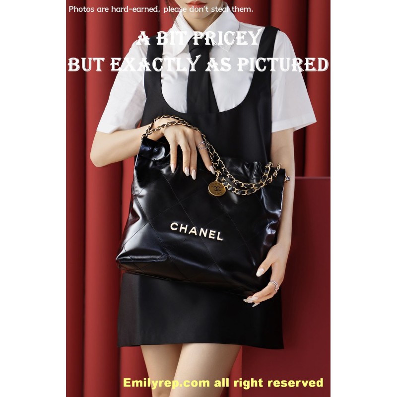 Chanel 22 black and white Small 35-37-7cm C0034