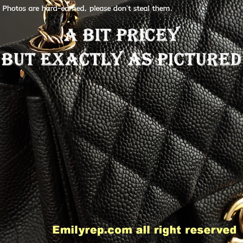 Chanel Classic Flap Ball-grain calfskin black and gold square 13-17-8cm C0037