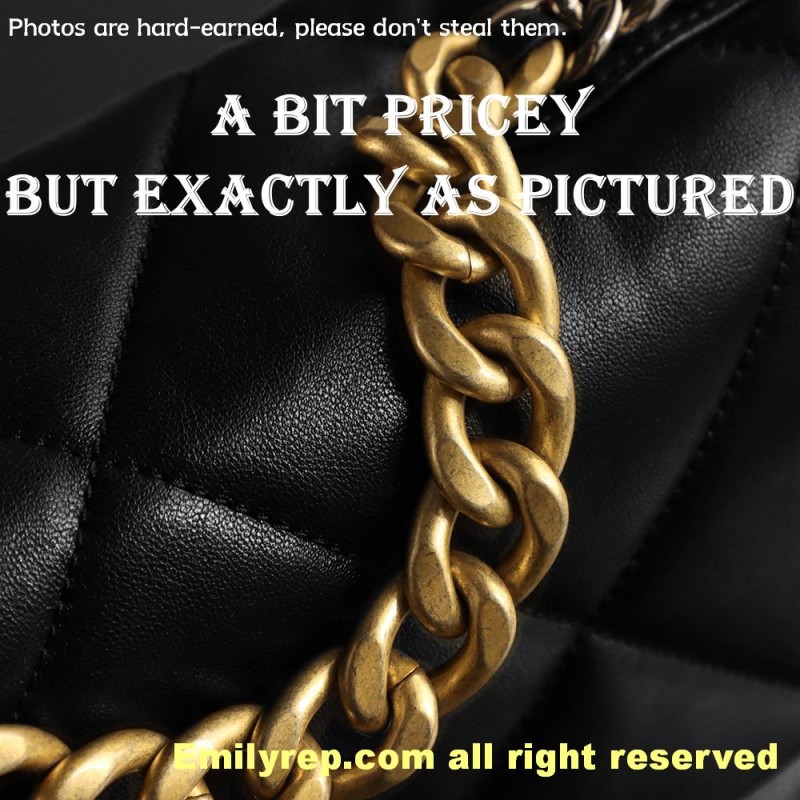 Chanel 19 Bag black and gold small 16-26-9cm C0046