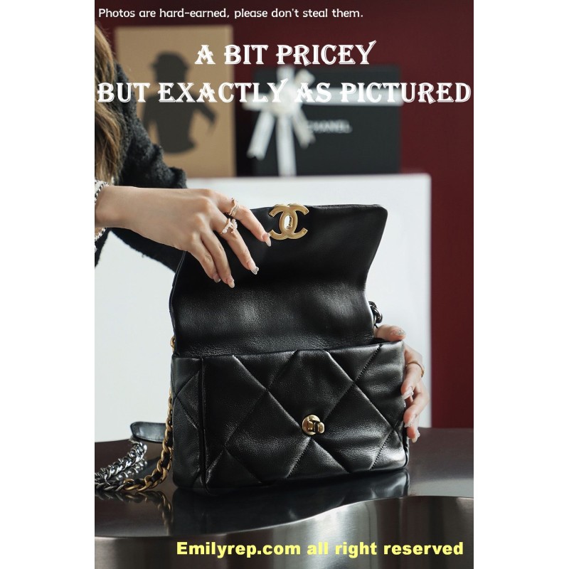 Chanel 19 Bag black and gold small 16-26-9cm C0046