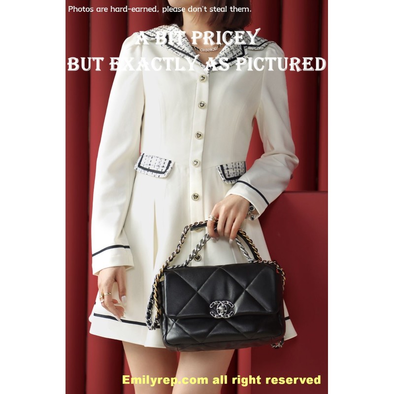 Chanel 19 Bag black and silver small 16-26-9cm C0047