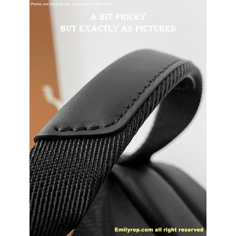 Louis Vuitton Discovery Backpack M22558