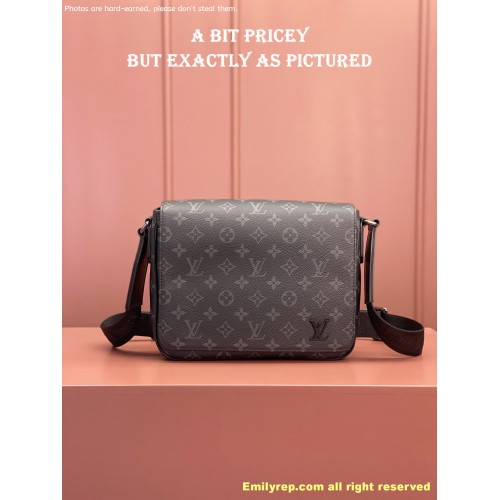 Louis Vuitton DISTRICT  M46255