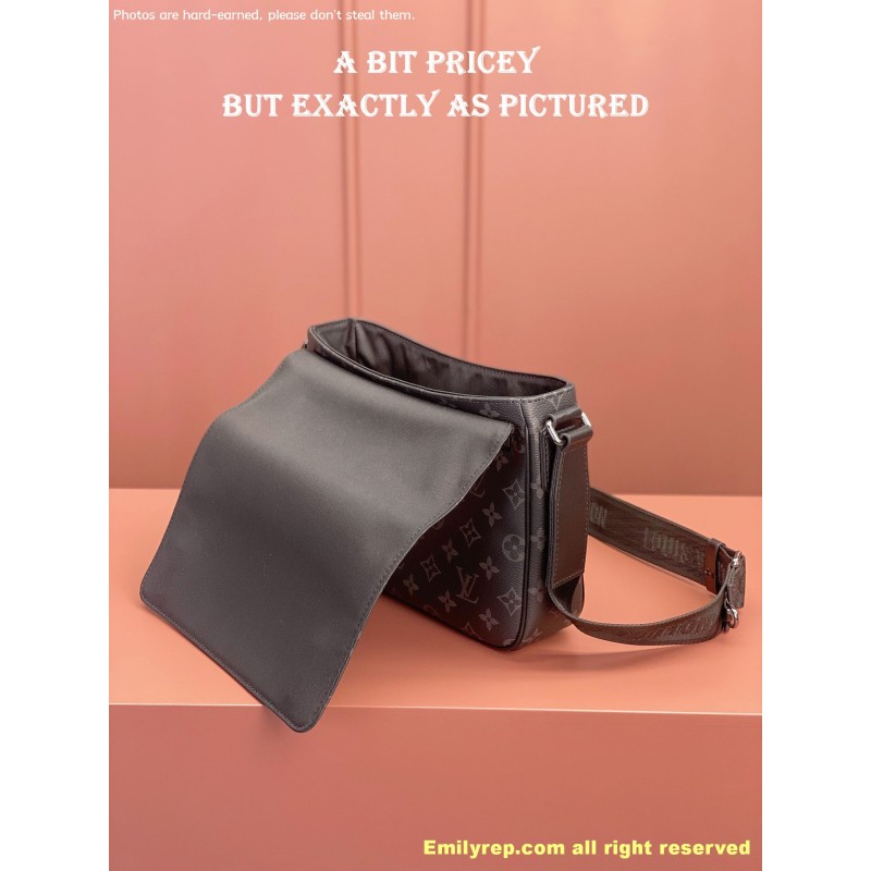 Louis Vuitton DISTRICT  M46255