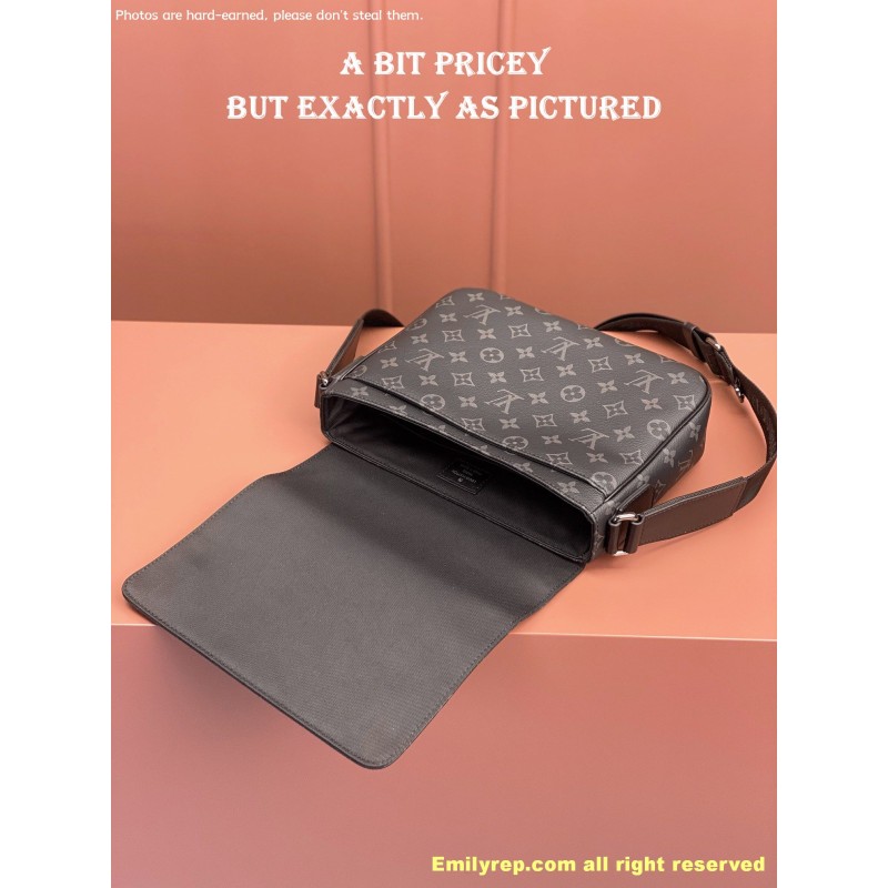 Louis Vuitton DISTRICT  M46255