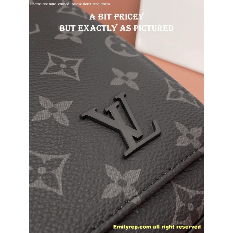 Louis Vuitton DISTRICT  M46255