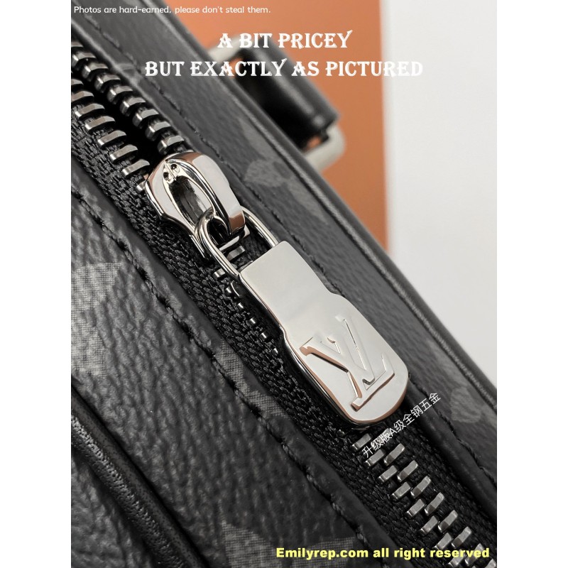 Louis Vuitton NANO PORTE DOCUMENTS VOYAGE  M82770
