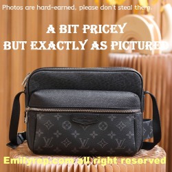 Louis Vuitton M30233 Outdoor Messenger