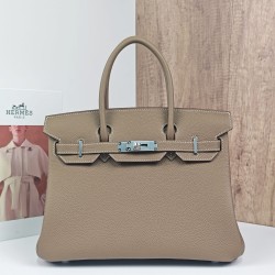 Birkin 30 Elephant Gray Silver Clasp Togo Leather-
Fully hand-stitched with gold-plated hardware engraved in steel font-100% Handmade, needs 3-7 days