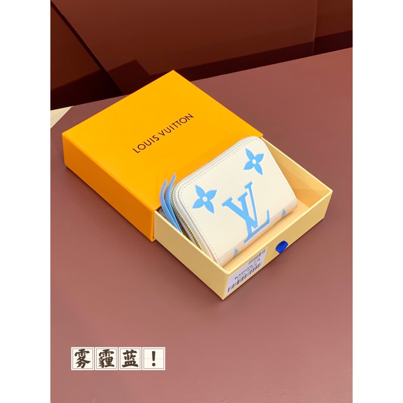 Louis Vuitton Compact Cosmetic Bag  size 17 12 6cm Coin Purse size 11  8  1cm
