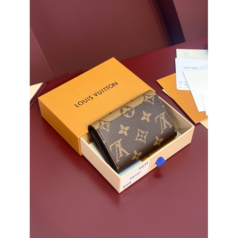 Louis Vuitton M82333 size：11 8 2.5cm