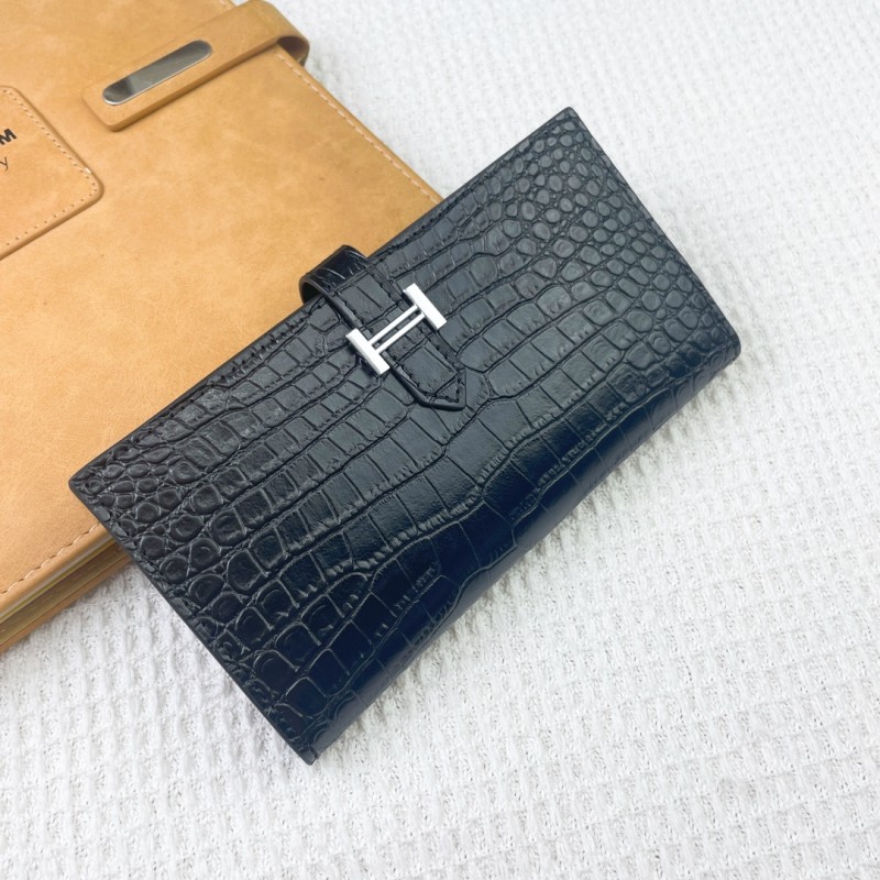 Hermès crocodile pattern vertical wallet. Size: 9 x 17.5 cm, model number: 5123